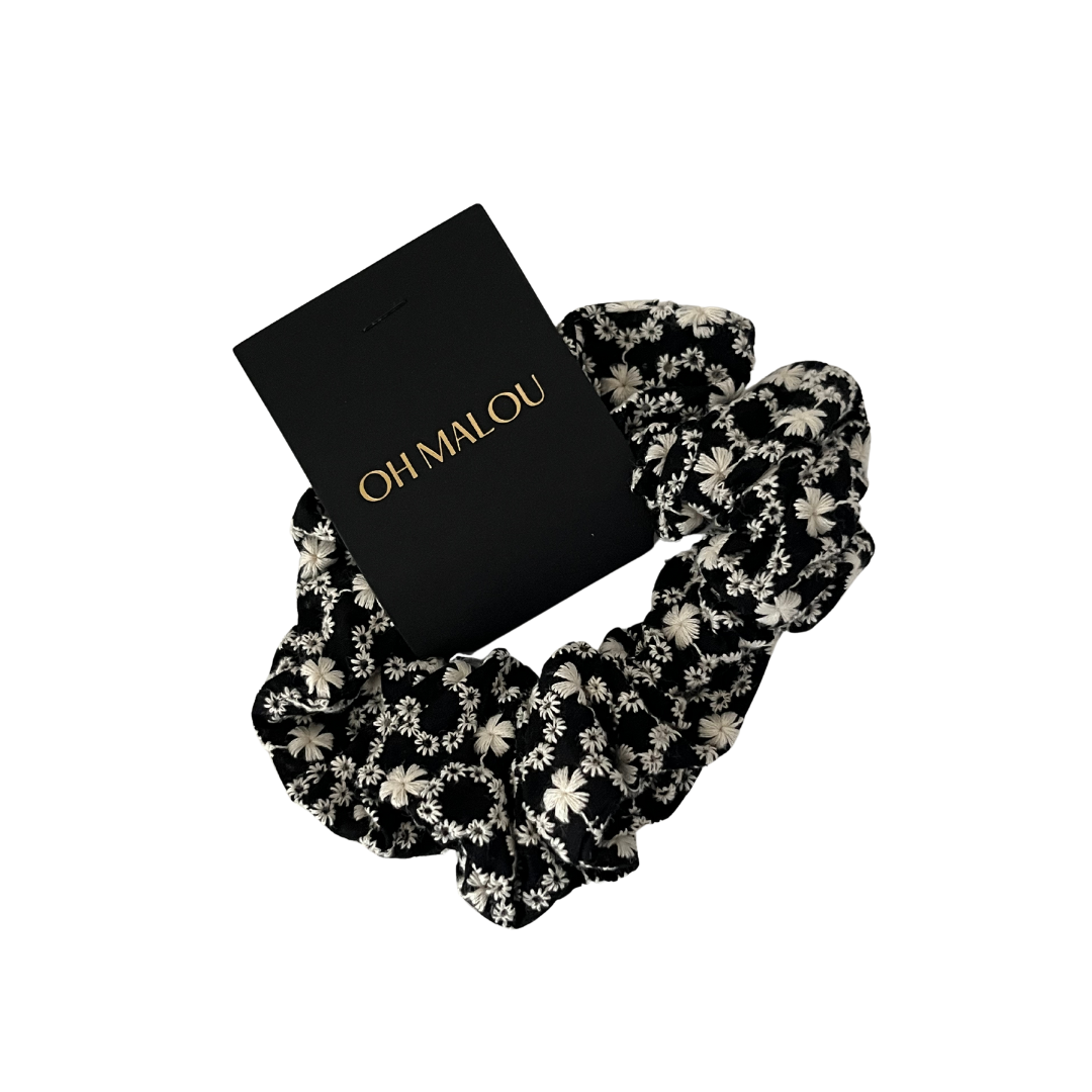 Scrunchie black flower